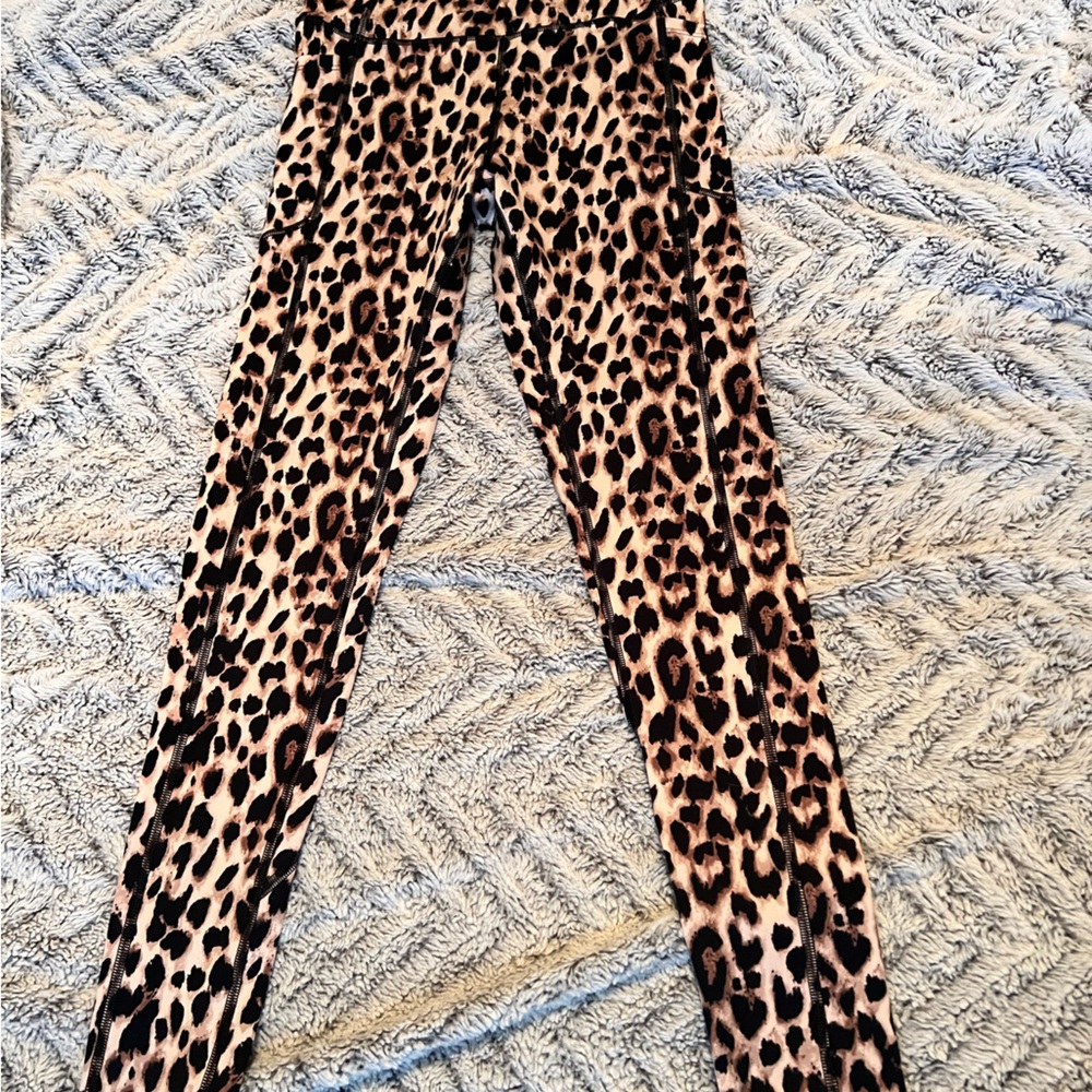 VS leggings w/pockets
